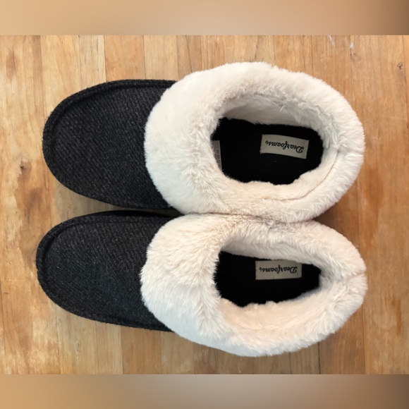 BNWOT Dearfoams Costco Slippers - Picture 1 of 3